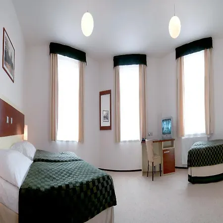 Ea Victoria Hotel